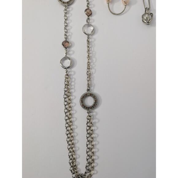 8 Delicate Layering Necklaces Lot: Silver Tone, Pink Pearl, Key Pendant, Resale - Picture 2 of 9